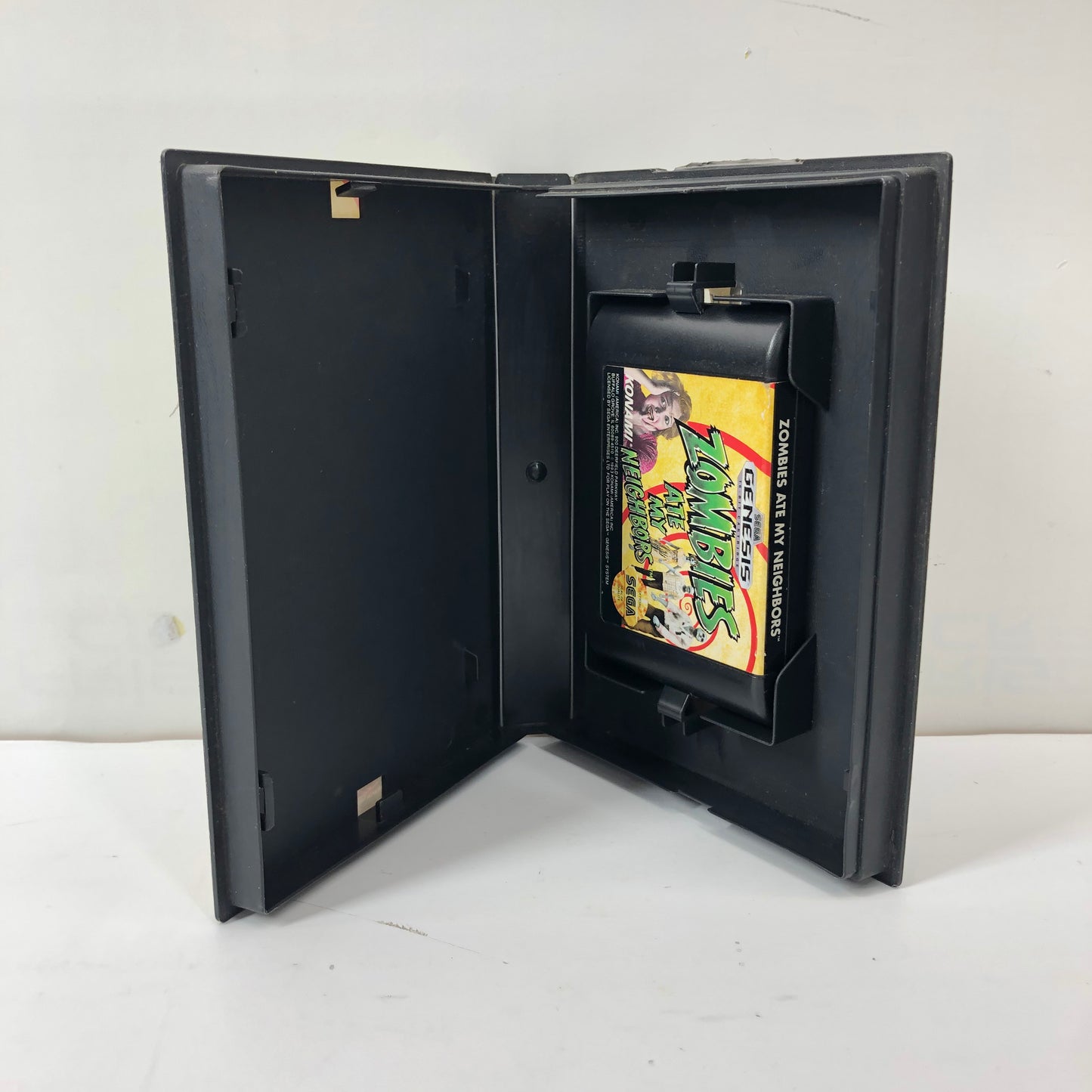 Zombies Ate My Neighbors (Sega Genesis, 1993)