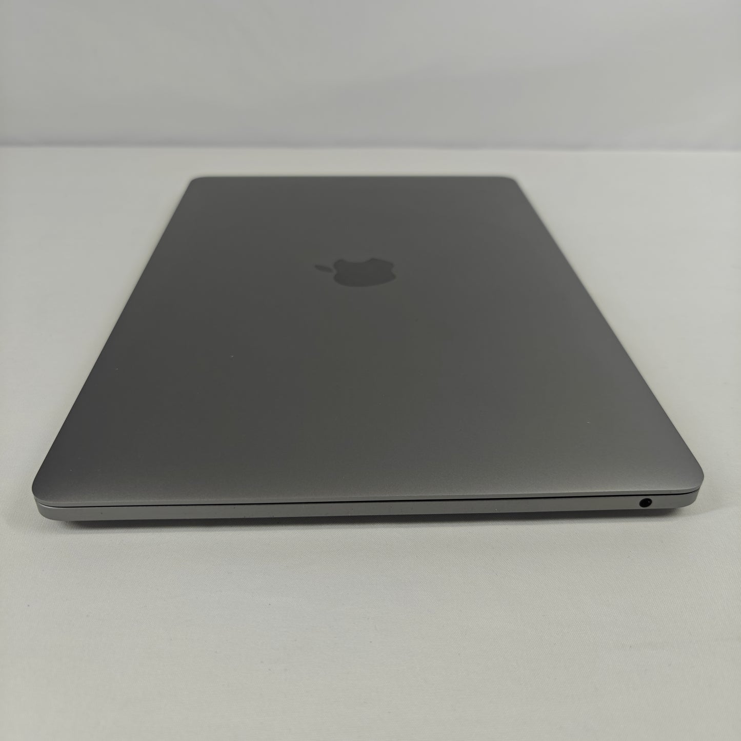 2022 Apple MacBook Pro 13.3" M2 10C GPU 3.5GHz 8GB RAM 256GB SSD MNEH3LL/A