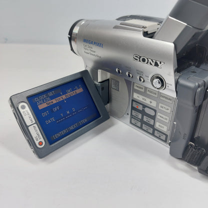 Sony DCR-DVD201 DVD Camcorder Silver