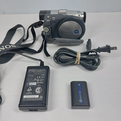 Sony DCR-DVD201 DVD Camcorder Silver