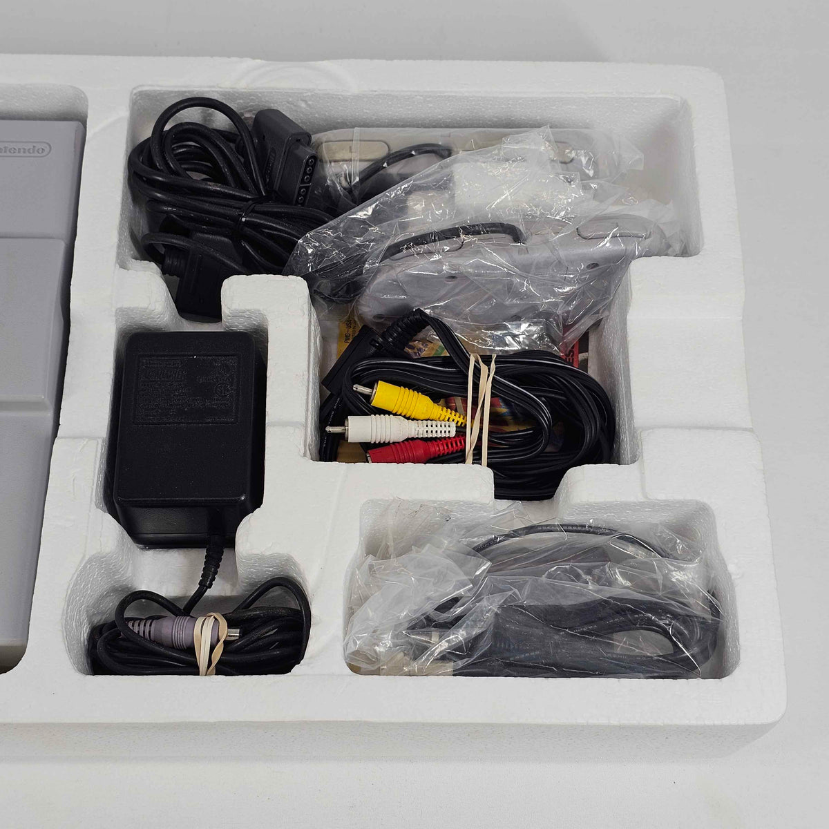 Super Nintendo Entertainment System SNES Game Console Gray SNS-001 CIB