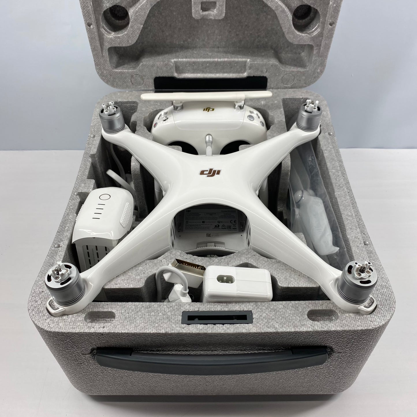 DJI Phantom 4 Pro V2.0 4K Quadcopter Camera Drone WM331S with Extras