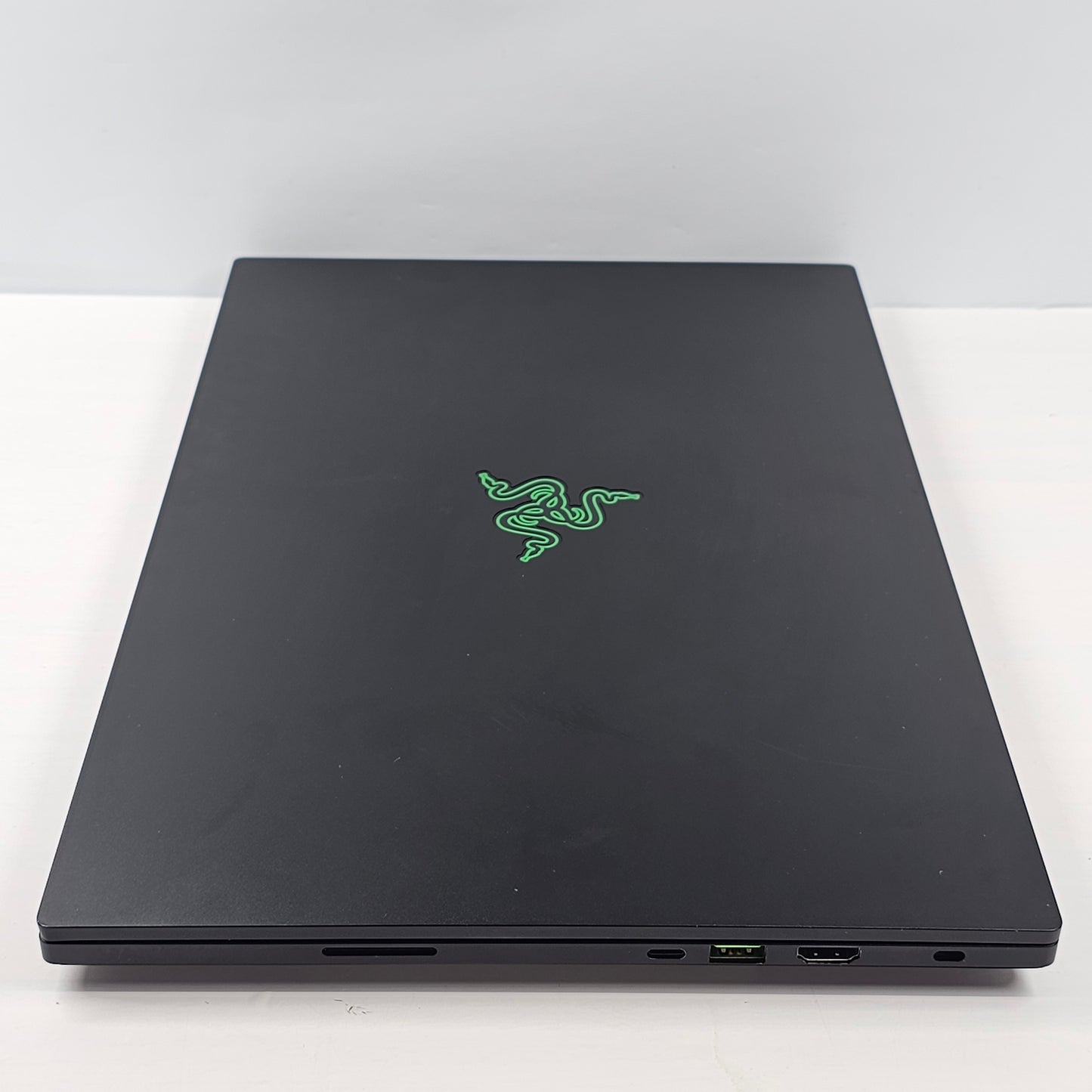 Razer Blade 15 RZ09-0421NEG3 15" i9-12900H 2.5GHz 64GB RAM 2TB SSD RTX 3070 Ti