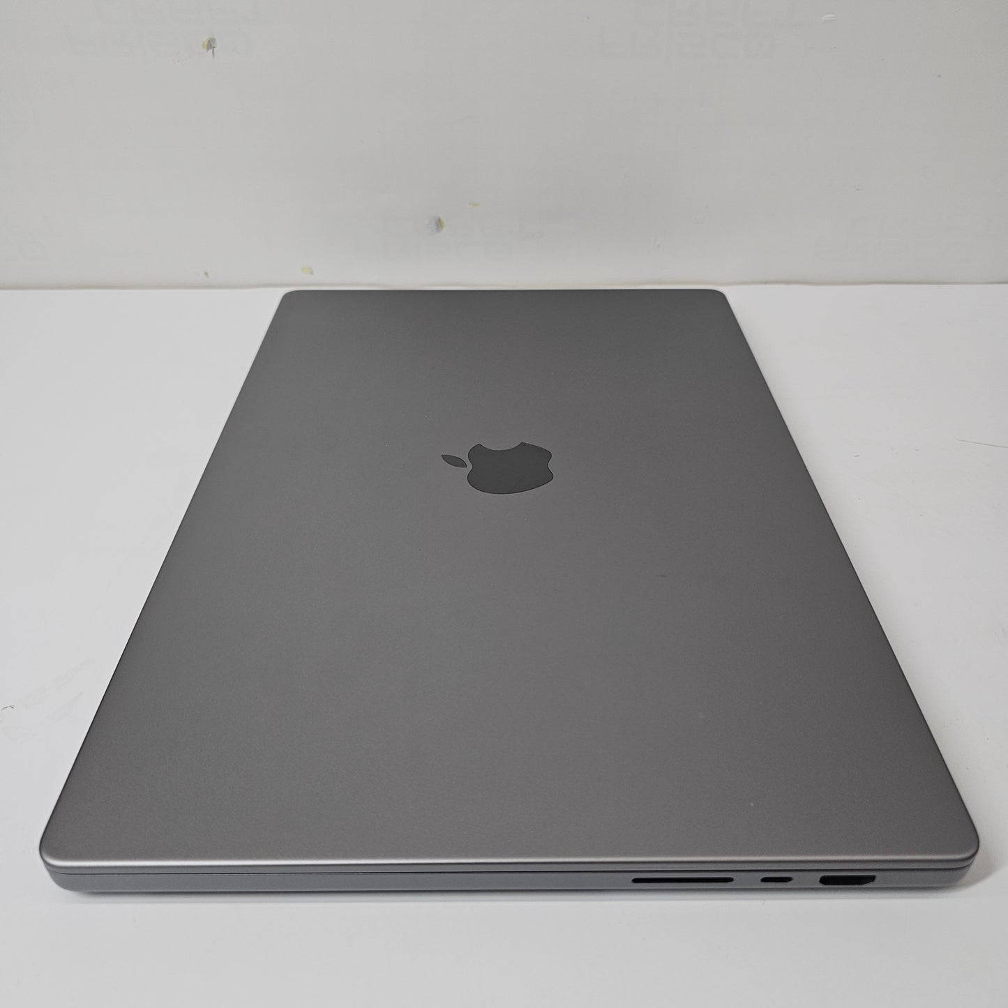 2023 Apple MacBook Pro 16" M2 Pro 3.5GHz 16GB RAM 1TB SSD Space Gray MNW93LL/A